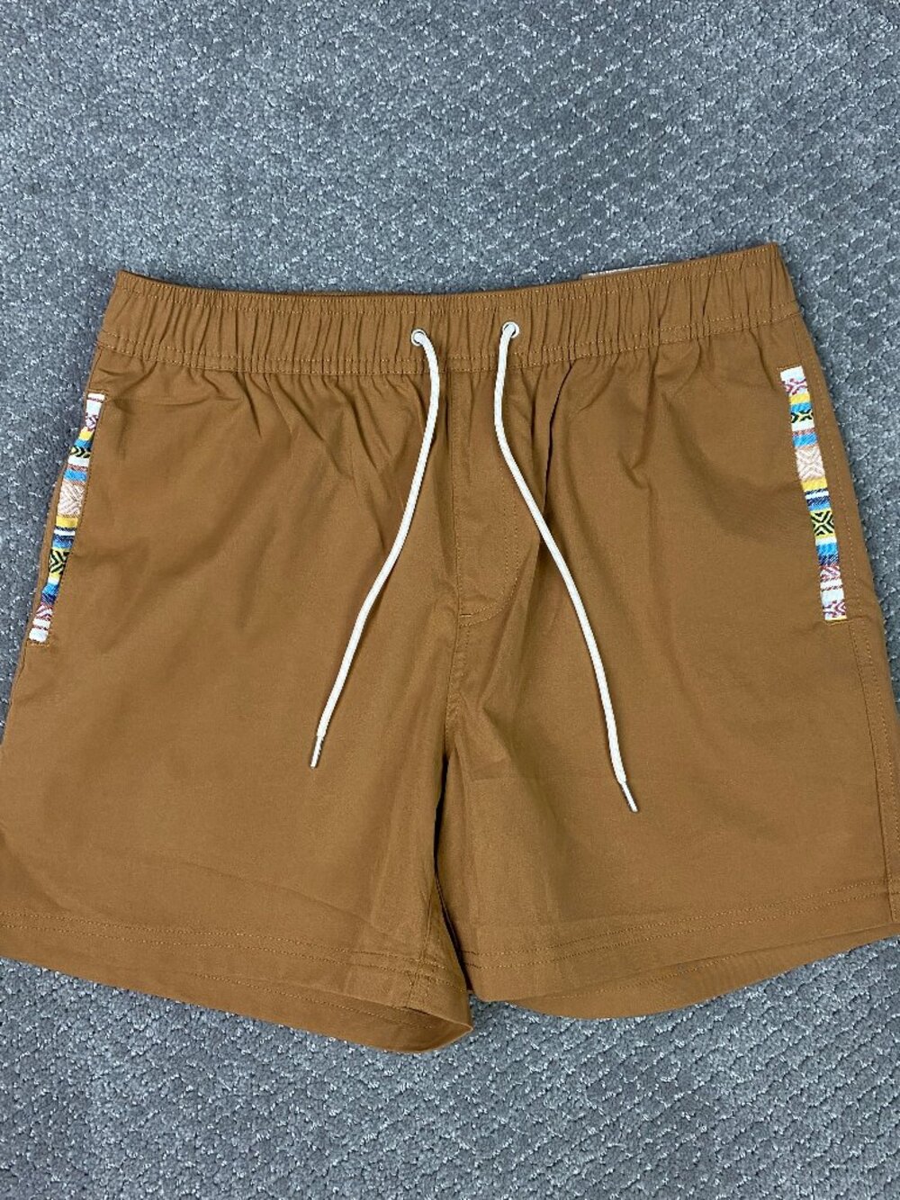 Wowie Sapien 2.0 Shorts Mens Medium Tan Brown Aztec Trim 5" Drawstring NEW NWT